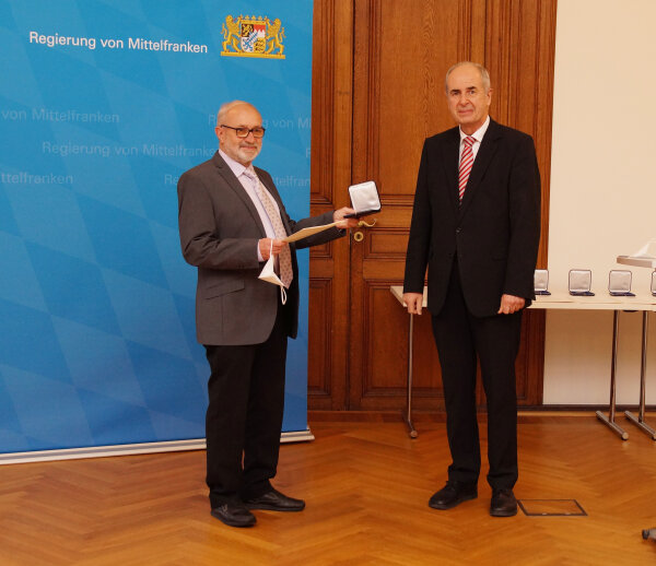 Aushändigung der Kommunalen Verdienstmedaille in Bronze an Herrn Gerhard Ebert durch Regierungspräsident Dr. Thomas Bauer 