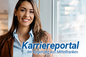 Junge Frau im Büro 