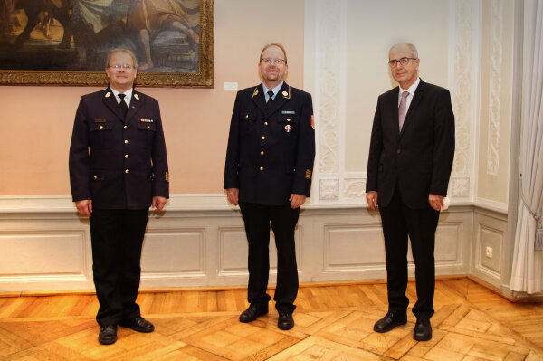 Thomas Müller, Kreisbrandrat Landkreis Ansbach und Stellvertretender Vorsitzender des Bezirksfeuerwehrverbandes Mittelfranken, Holger Heller, Stadtbrandrat der Stadt Schwabach, Regierungspräsident Dr. Thomas Bauer