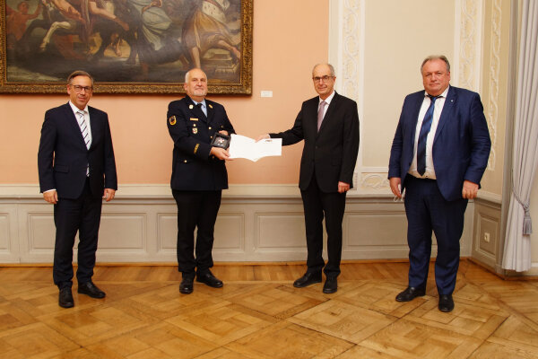 Alexander Tritthart, Landrat Erlangen-Höchstadt, Stefan Brunner, Kreisbrandinspektor der Stadt Baiersdorf, Regierungspräsident Dr. Thomas Bauer, MdL Walter Nussel